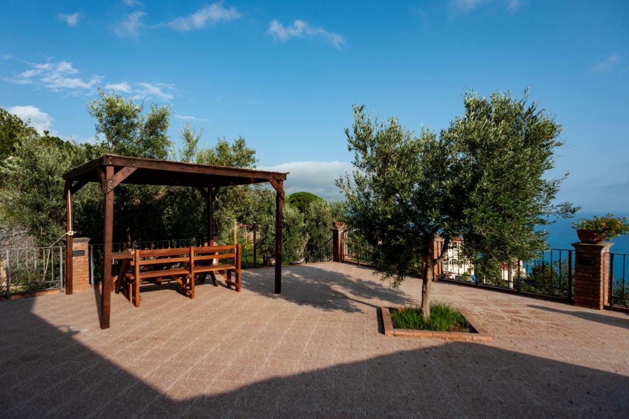 Azienda Agrituristica Le Terre Di San Leonardo Cetraro Kültér fotó